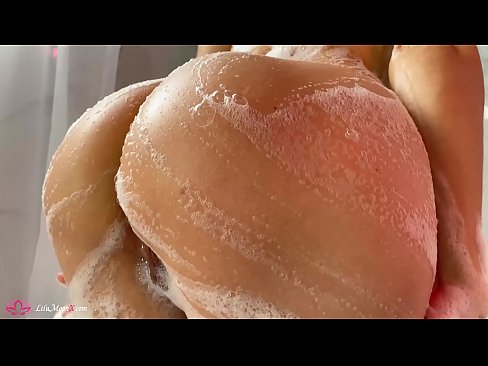 ❤️ La morena es masturba el cony amb un vibrador fins a un orgasme intens a la dutxa ❌ Vídeo de sexe a nosaltres ☑